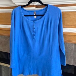 White Stag 3/4 sleeve Henley top